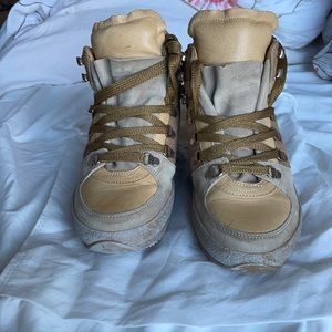 ISABEL MARANT
Étoile Isabel Marant Brent Hiking Boots
Size: 8 | FR 39